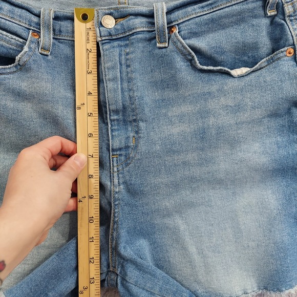 Signature Levi Strauss Heritage High Rise Shorts Frayed Hem Size 16 Light Wash - Picture 8 of 13